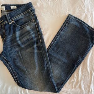 NWT NEVER WORN BKE denim Culture Curvy fit-mid rise Boot Cut jeans